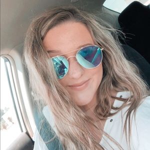 Meet your Posher, Dulcie